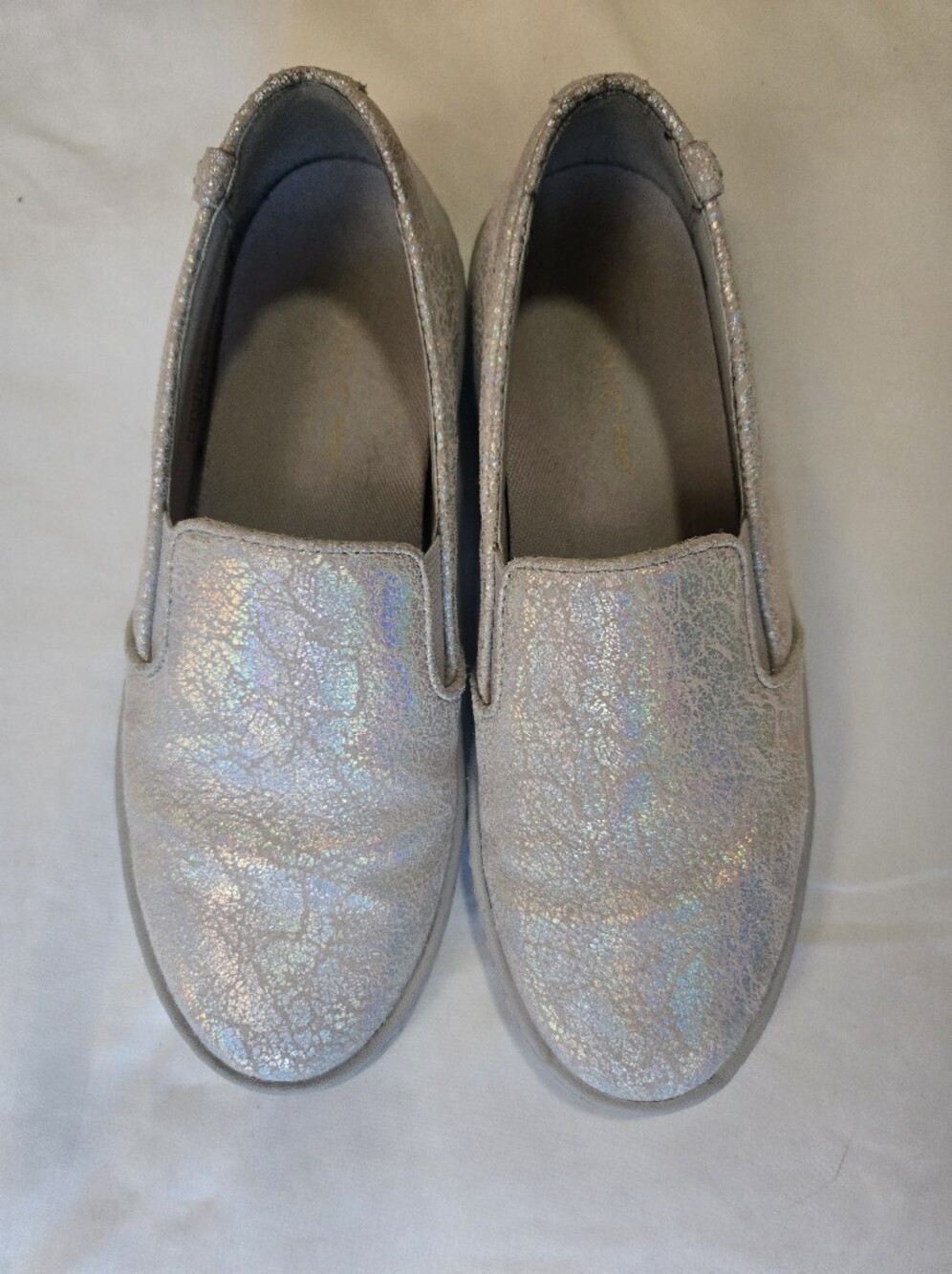 Vionic Women’s Iridescent Slip-On Loafers - Pearl Silver 7